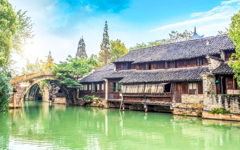 Mái nhà cổ và dòng kênh tạo nên nét Giang Nam đặc trưng
