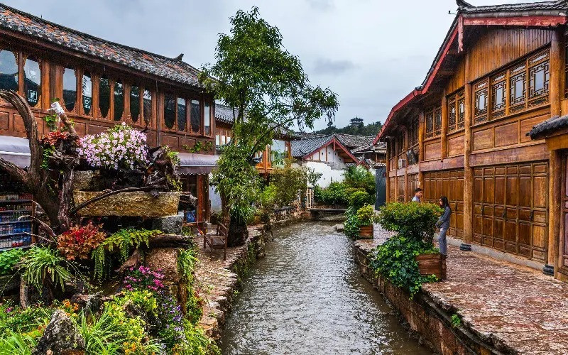 Lệ Giang giữa những nếp nhà gỗ, một góc bình yên của cổ trấn 