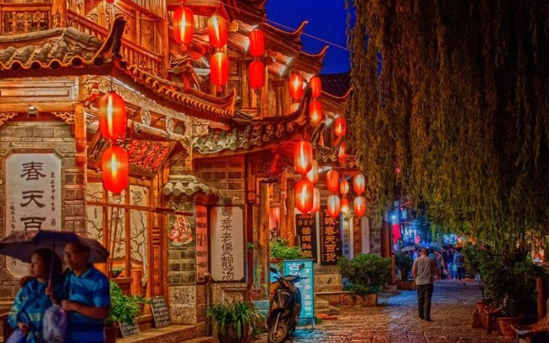 Phố cổ Lệ Giang lung linh về đêm