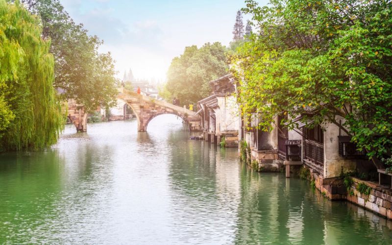 Phố cổ Ô Trấn hiện lên một cách bình yên