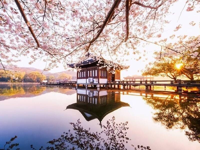 Tây Hồ với vẻ đẹp dịu dàng tháng 3 Tây Hồ với vẻ đẹp dịu dàng tháng 3