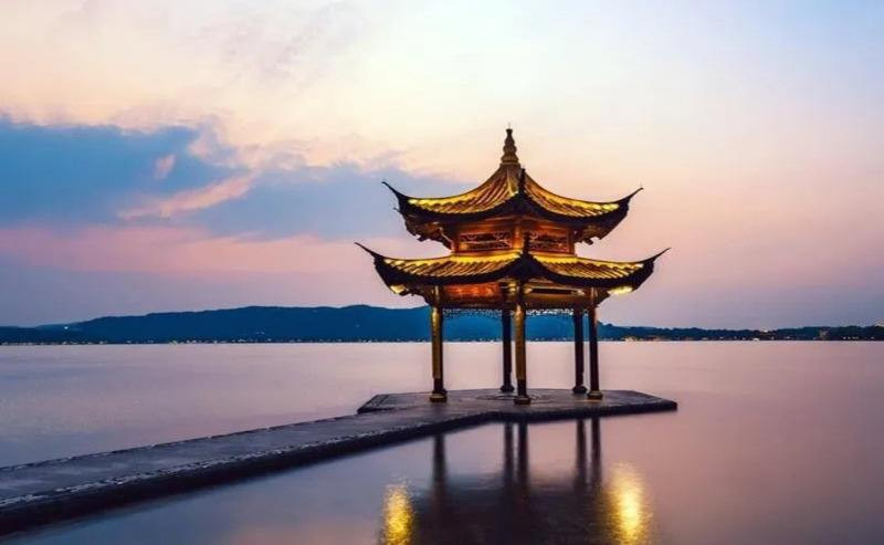 Ảnh Tây Hồ vào lúc hoàng hôn