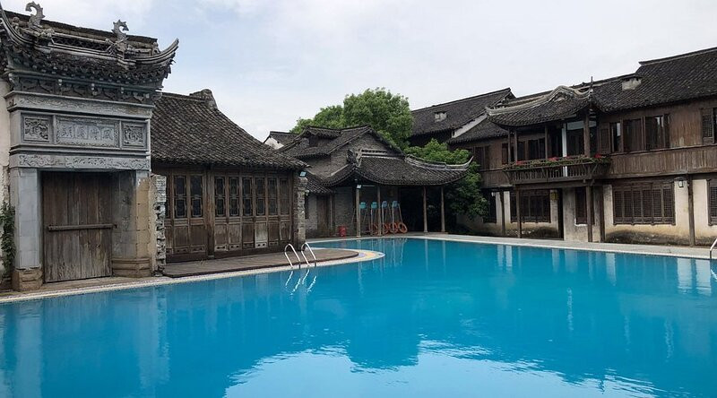 Không gian phòng nghỉ tại Tong'an Inn mang phong cách thanh lịch  