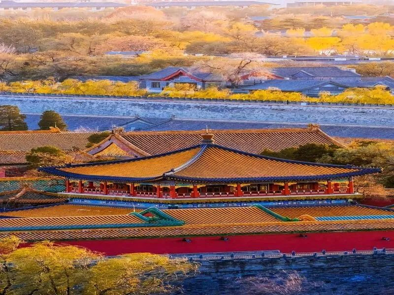 Tử Cấm Thành nổi bật giữa trời thu 