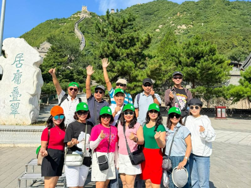 Đoàn khách đi tour Thượng Hải - Bắc Kinh tại Đất Việt Tour