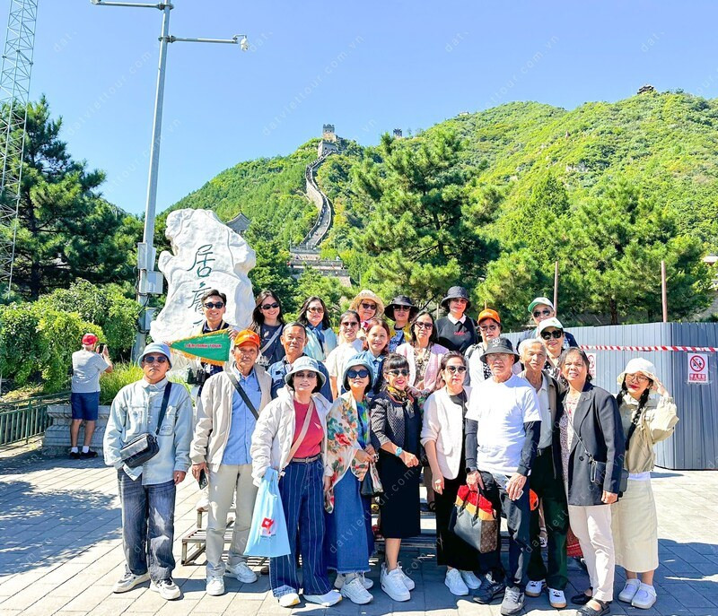 Đoàn khách du lịch tham quan Bắc Kinh tại Đất Việt Tour