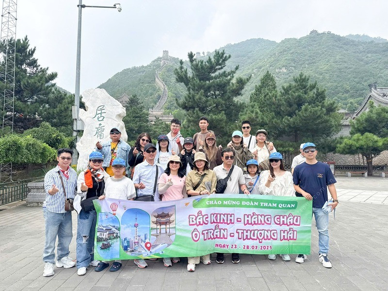Đoàn du khách lựa chọn tour Bắc Kinh bên Đất Việt Tour