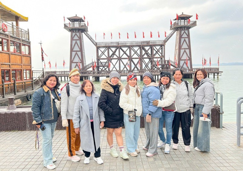 Du khách tham quan Trung Quốc