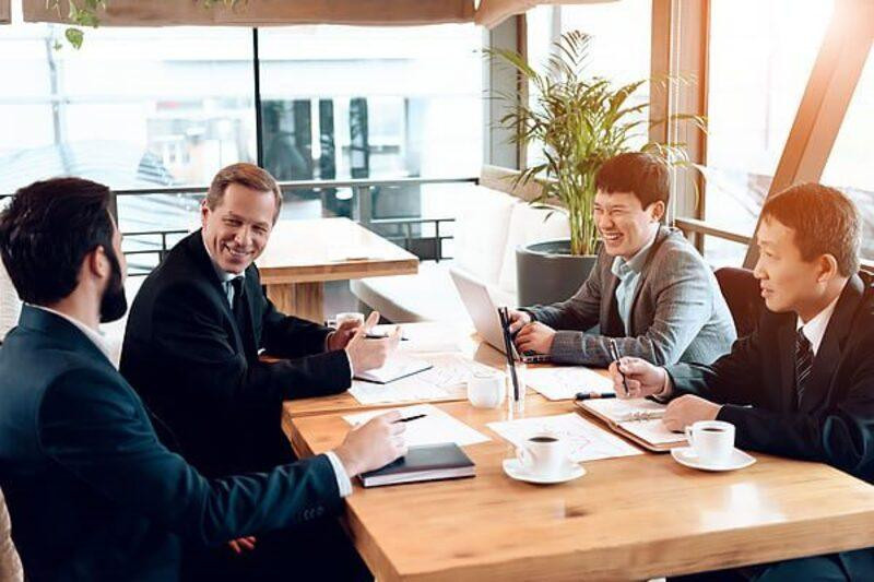 Giao tiếp hằng ngày với mọi người nhờ một vài câu dễ nhớ