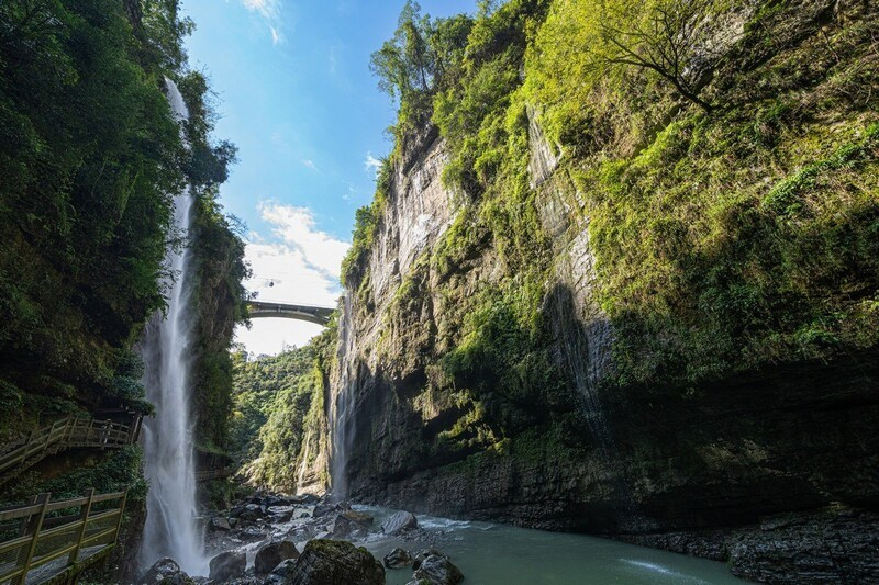 Hẻm núi Grand Canyon Enshi - mệnh danh là vết sẹo đẹp nhất Trung Quốc Hẻm núi Grand Canyon Enshi - mệnh danh là vết sẹo đẹp nhất Trung Quốc