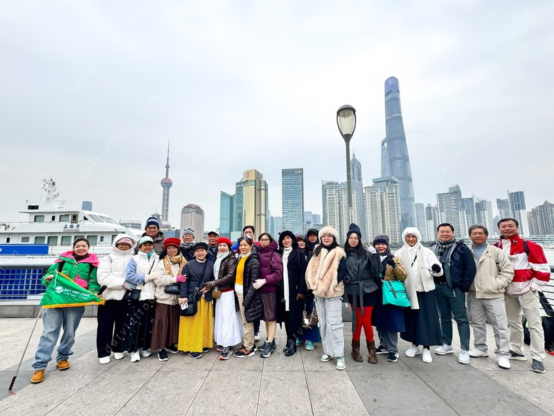 Khách đoàn tham quan Thượng Hải-Bắc Kinh