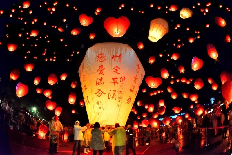 Hòa mình vào không khí lễ hội tại Trung Quốc