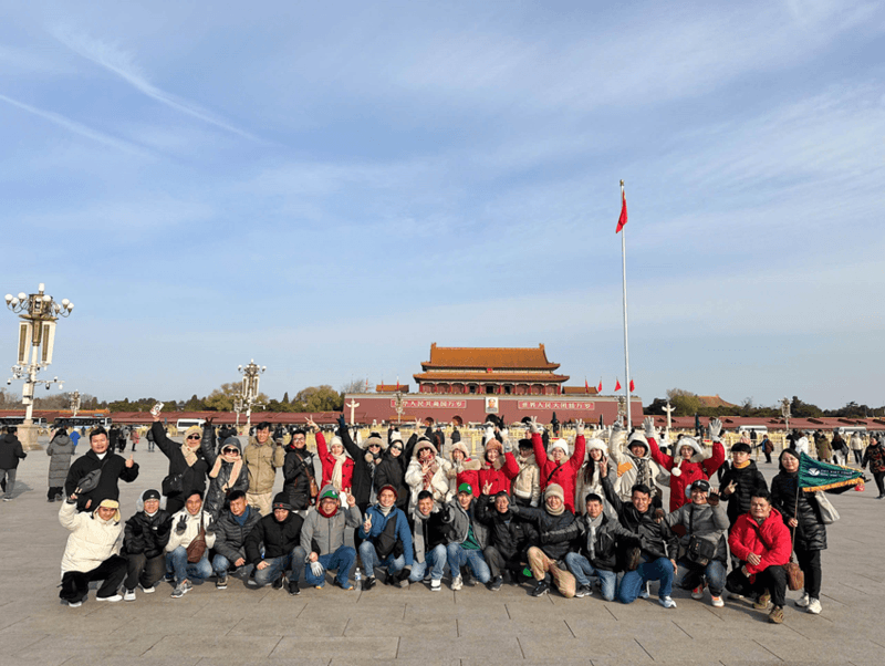Đoàn du khách của Đất Việt Tour đi tour Trung Quốc - Bắc Kinh
