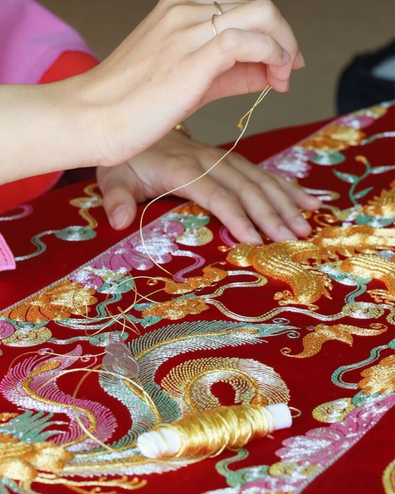 Tranh thêu Thục mềm mại và sắc sảo