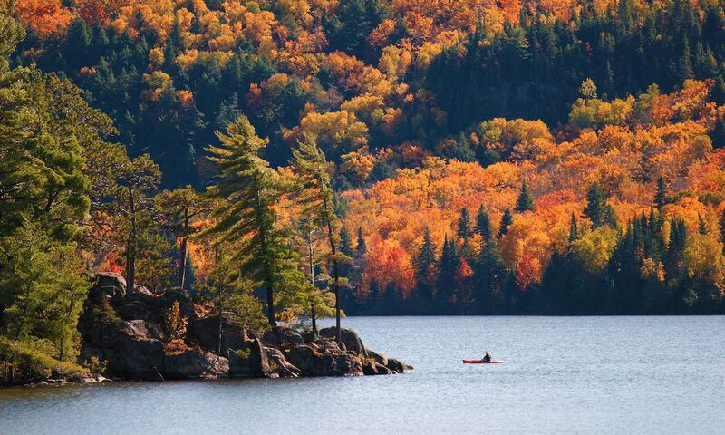 Vẻ đẹp thơ mộng của mùa thu Canada 