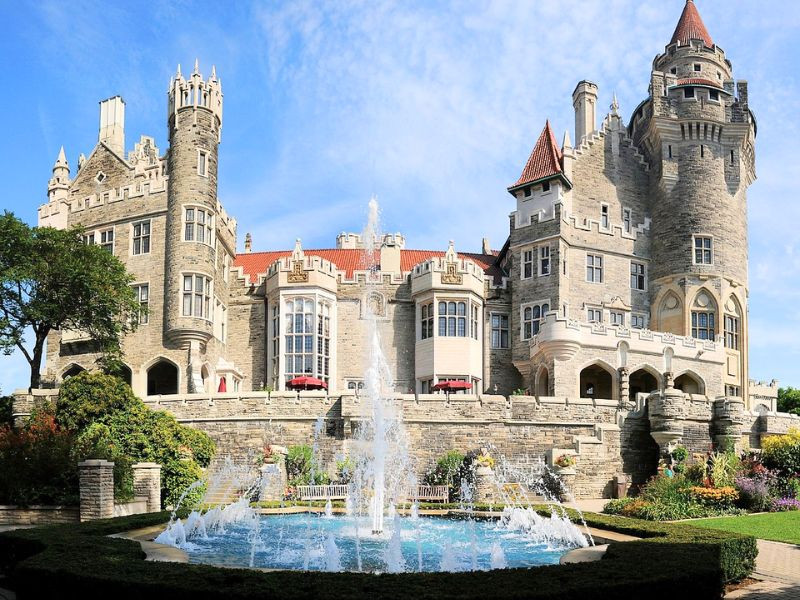 Khám phá Casa Loma