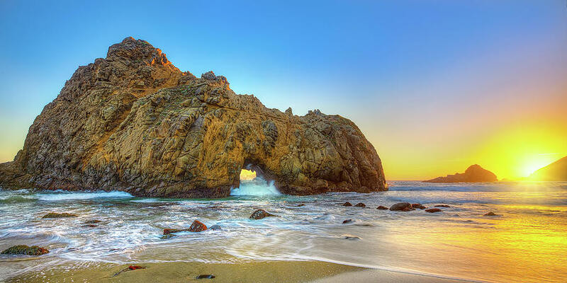 Hoàng hôn ở bãi biển Pfeiffer Beach