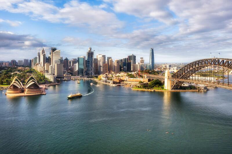 Cảnh quan thành phố Sydney với Nhà hát Opera Sydney (Ảnh sưu tầm)