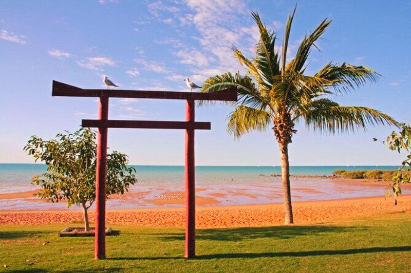 Bãi biển Broome Town
