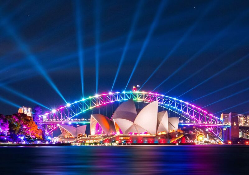 Tận hưởng mùa lễ hội ánh sáng VIVID ở Úc có 102