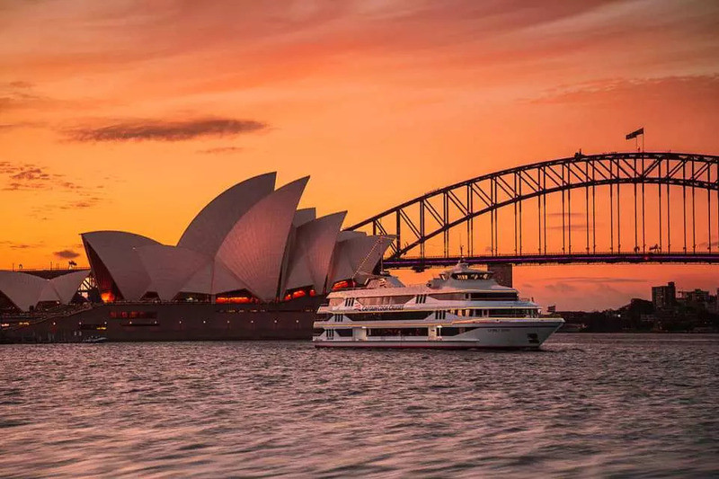 Nhà hát Opera Sydney tuyệt đẹp dưới ánh hoàng hôn