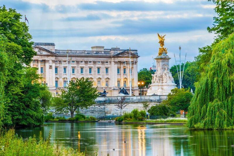 Cung điện Buckingham ở London 
