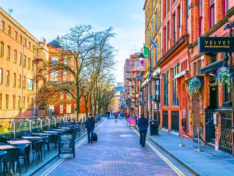 Con đường mùa thu tại Thành phố Manchester 