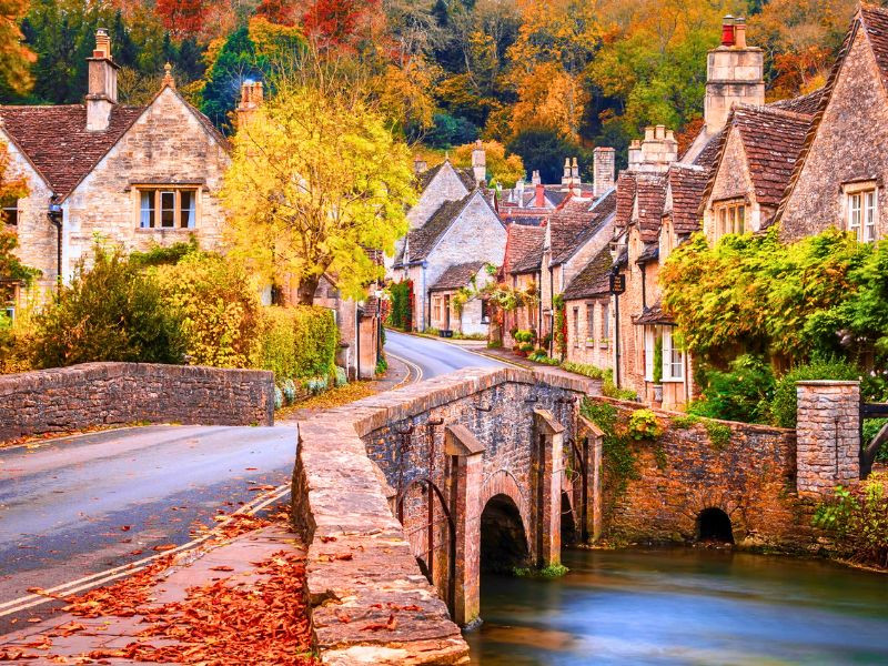 Du lịch mùa thu - Nồng nàn sắc đẹp lãng mạn ở thị trấn Cotswolds