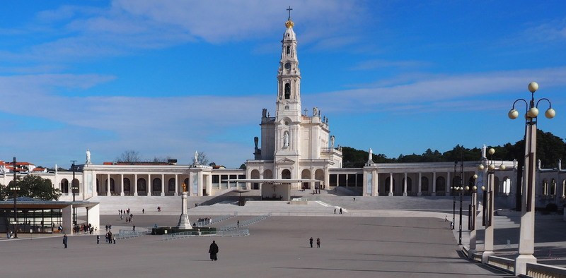 Khung cảnh bên ngoài Thánh địa Fatima 