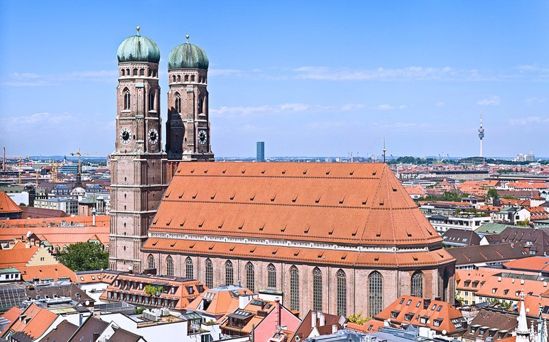 Frauenkirche – kiệt tác Gothic nổi bật giữa thành phố hiện đại Munich Frauenkirche – kiệt tác Gothic nổi bật giữa thành phố hiện đại Munich