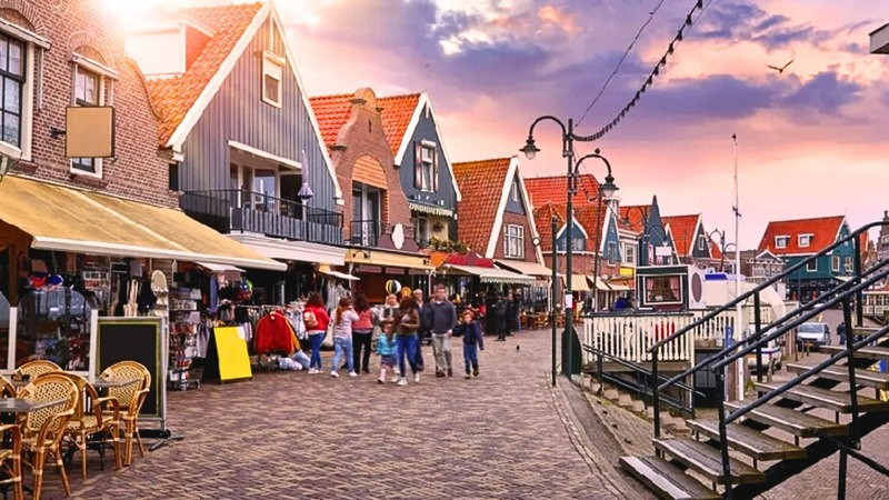 Volendam - Làng chài du lịch nổi tiếng 
