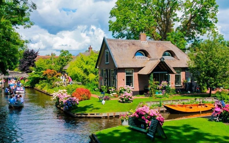 Khung cảnh mùa xuân tại làng Giethoorn