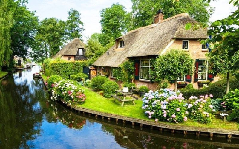 Ngôi làng cổ tích với vẻ đẹp thanh bình và thơ mộng