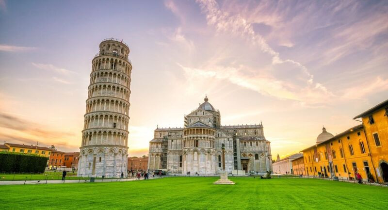 Tháp nghiêng Pisa ở Ý