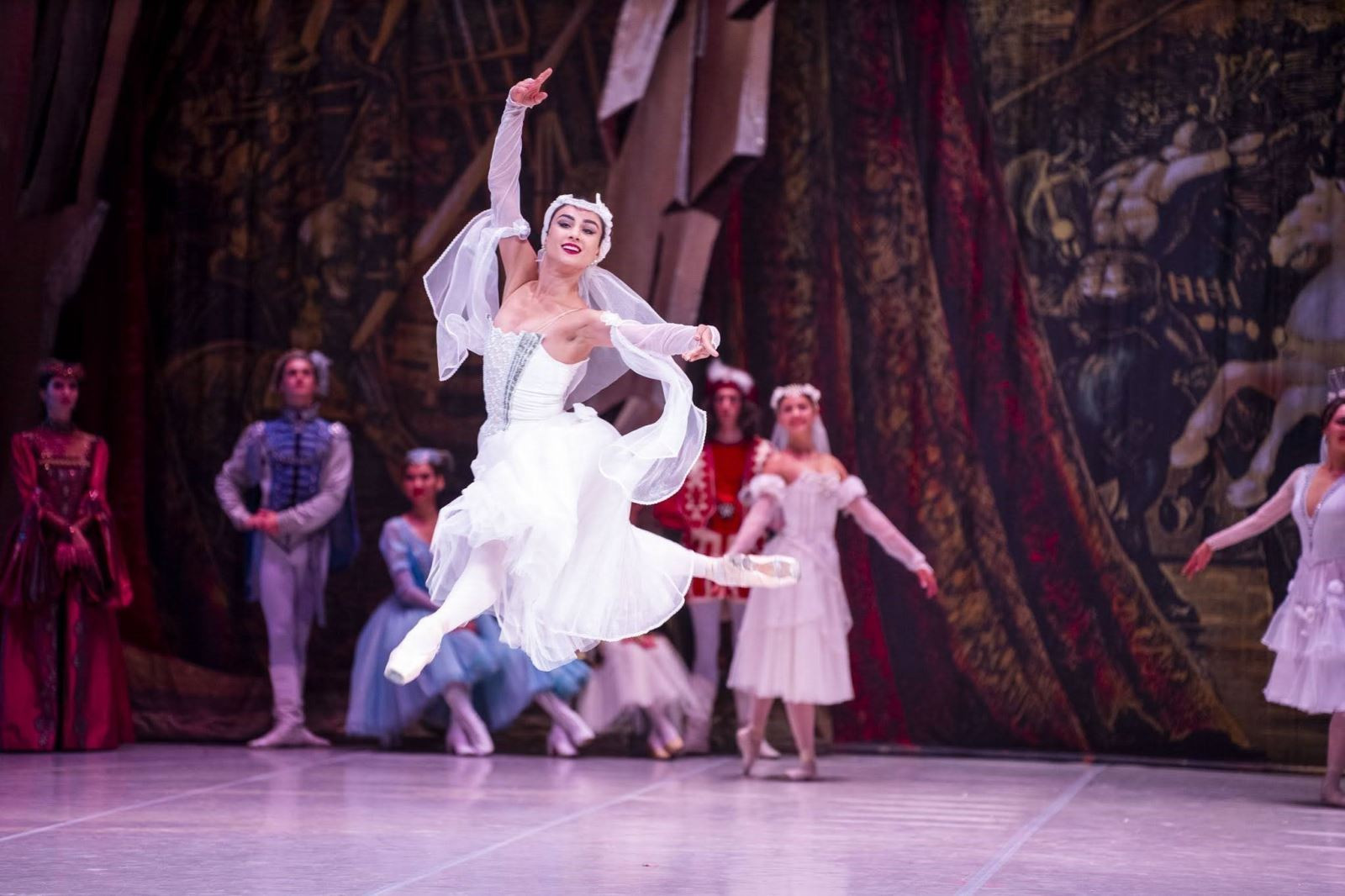 Ấn tượng vở ballet “Hồ Thiên Nga” của nước Nga