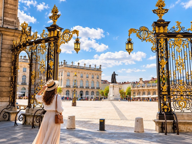 Check in ngay công vàng quảng trường Place Stanislas Check in ngay công vàng quảng trường Place Stanislas