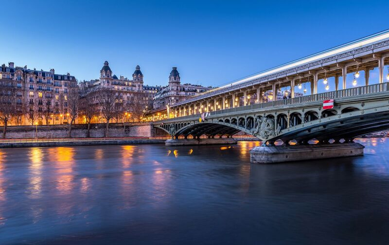 Góc điện ảnh của cầu Bir-Hakeim