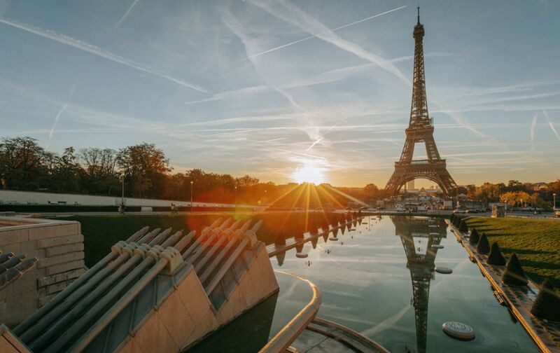 Khung cảnh hoàng hôn tại quảng trường Trocadéro 