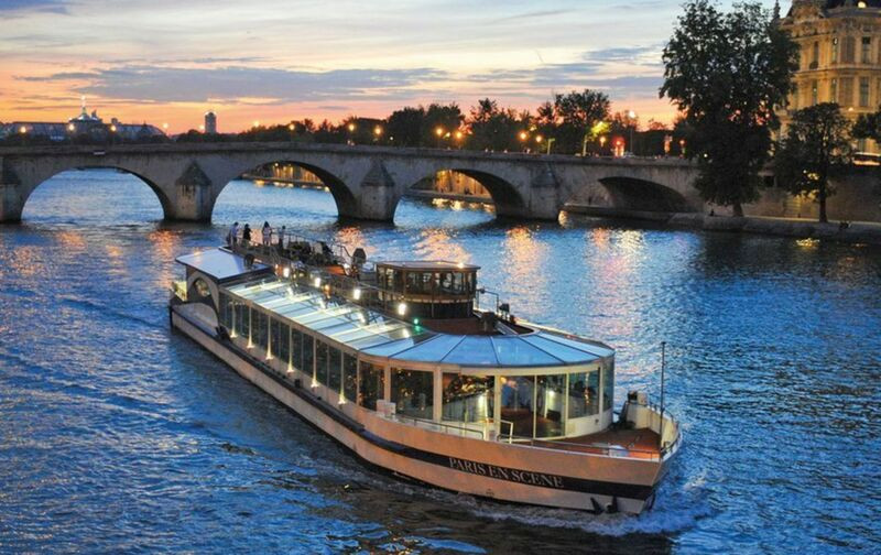 Trải nghiệm du thuyền trên sông Seine thơ mộng