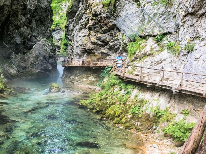 Đi bộ trong công viên quốc gia Triglav