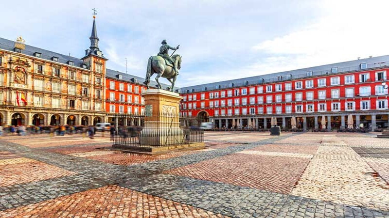 Plaza Mayor – trái tim vàng của Salamanca, nơi thời gian như ngừng lại 