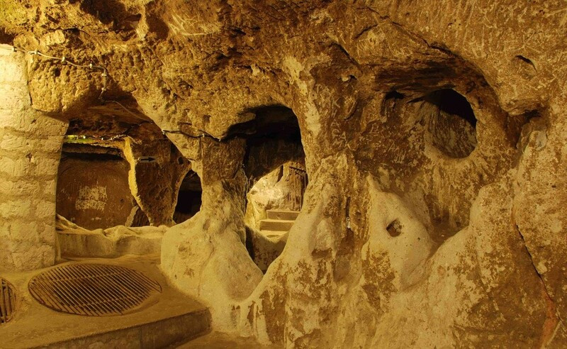 Các tầng hầm ở Derinkuyu