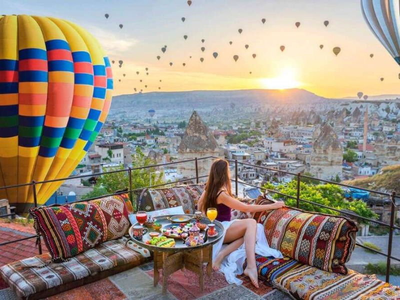 Du lịch Thổ Nhĩ Kỳ tháng 4 chiêm ngưỡng vẻ đẹp tuyệt mỹ của Cappadocia 