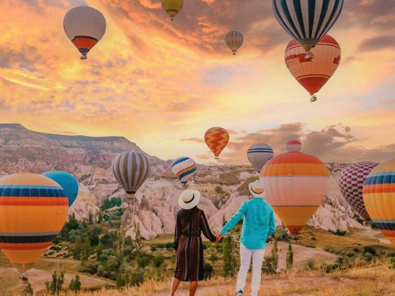 Nên đặt trước vé bay để tránh trường hợp hết slot 