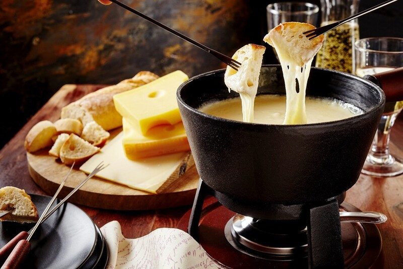 Món Cheese Fondue Thụy Sĩ