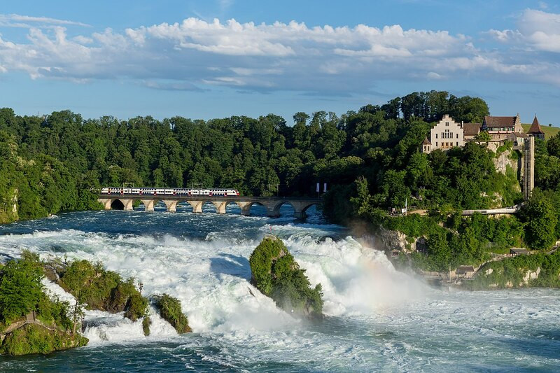 Thác Rhine hùng vĩ