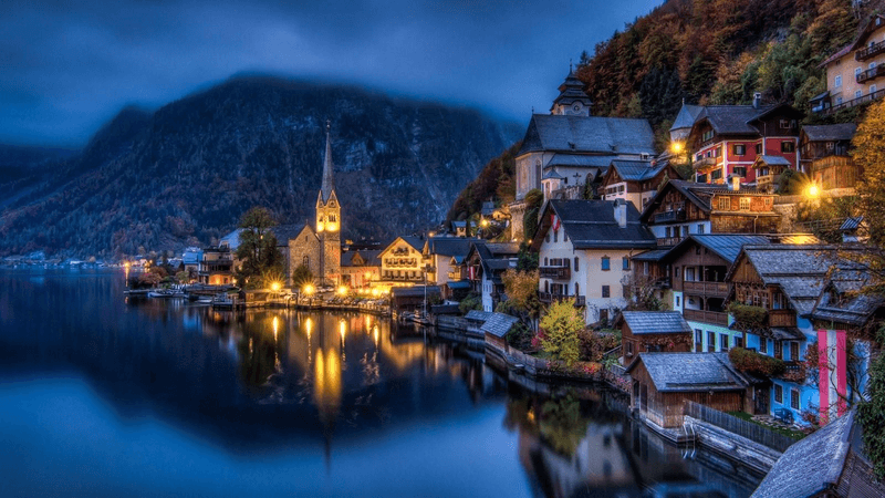 Hallstatt chìm trong ánh đèn đêm - Ngôi làng cổ tích bên hồ Hallstatt chìm trong ánh đèn đêm - Ngôi làng cổ tích bên hồ