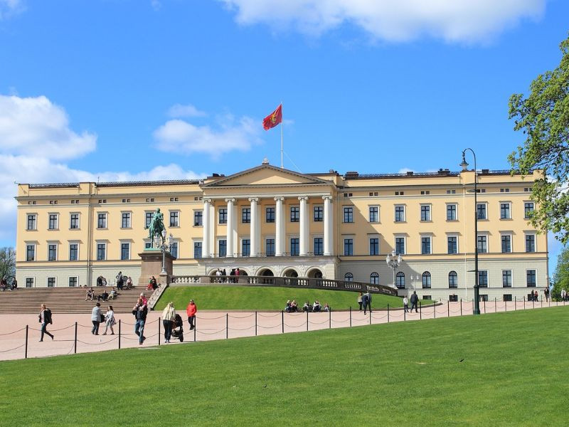 Tour du lịch Bắc Âu - Khám phá Cung điện Hoàng Gia hiện đại