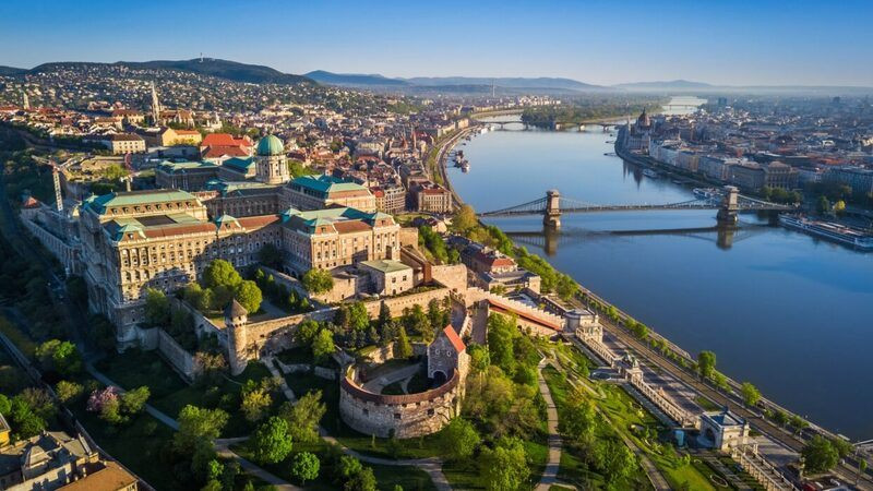 Budapest đón cái nắng sớm của mùa xuân Budapest đón cái nắng sớm của mùa xuân