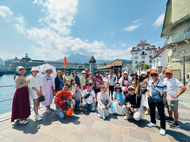 Đất Việt Tour đồng hành cùng du khách